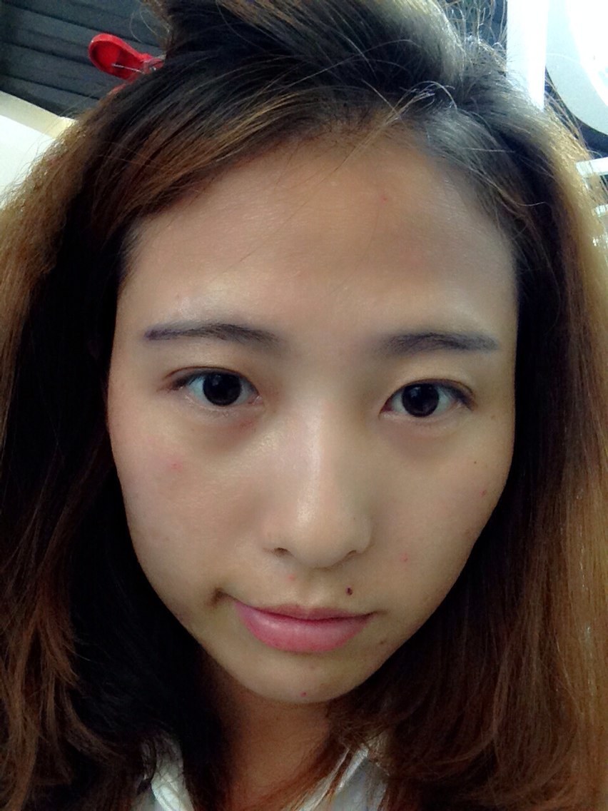 好喜欢欧美人的那种立体五官,我这样能变为混血的赶脚