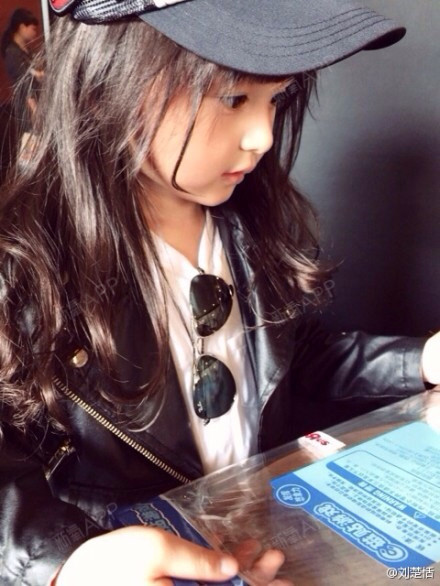 好喜欢这样鼓鼓饱满的脸,果真是童颜啊! 想要氧分啊!