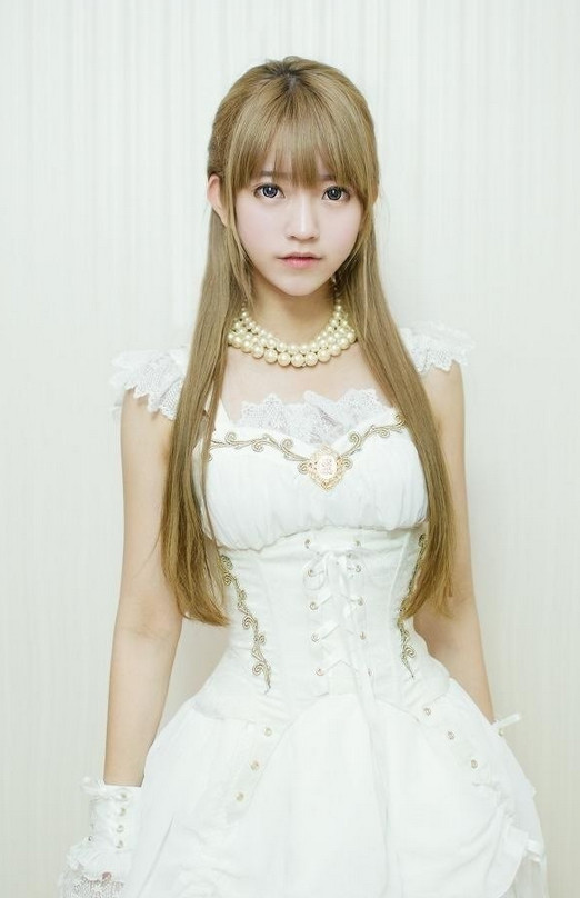 "韩国整容新模板"逆天颜值妹子yurisa出新照片了!